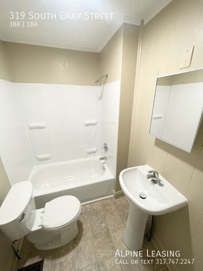 Building Photo - 319 S Gray St