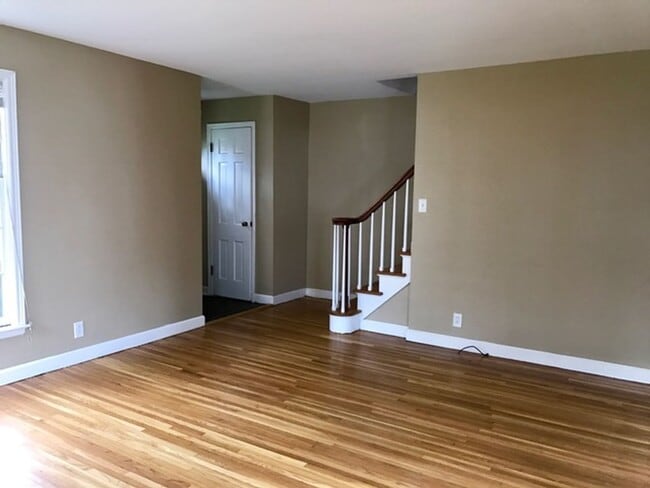 Building Photo - WOODLAND NEIGHBORHOOD - 3 Bedroom Move-In ...