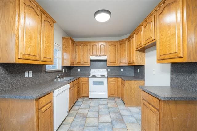 Building Photo - 902 E Aimee St