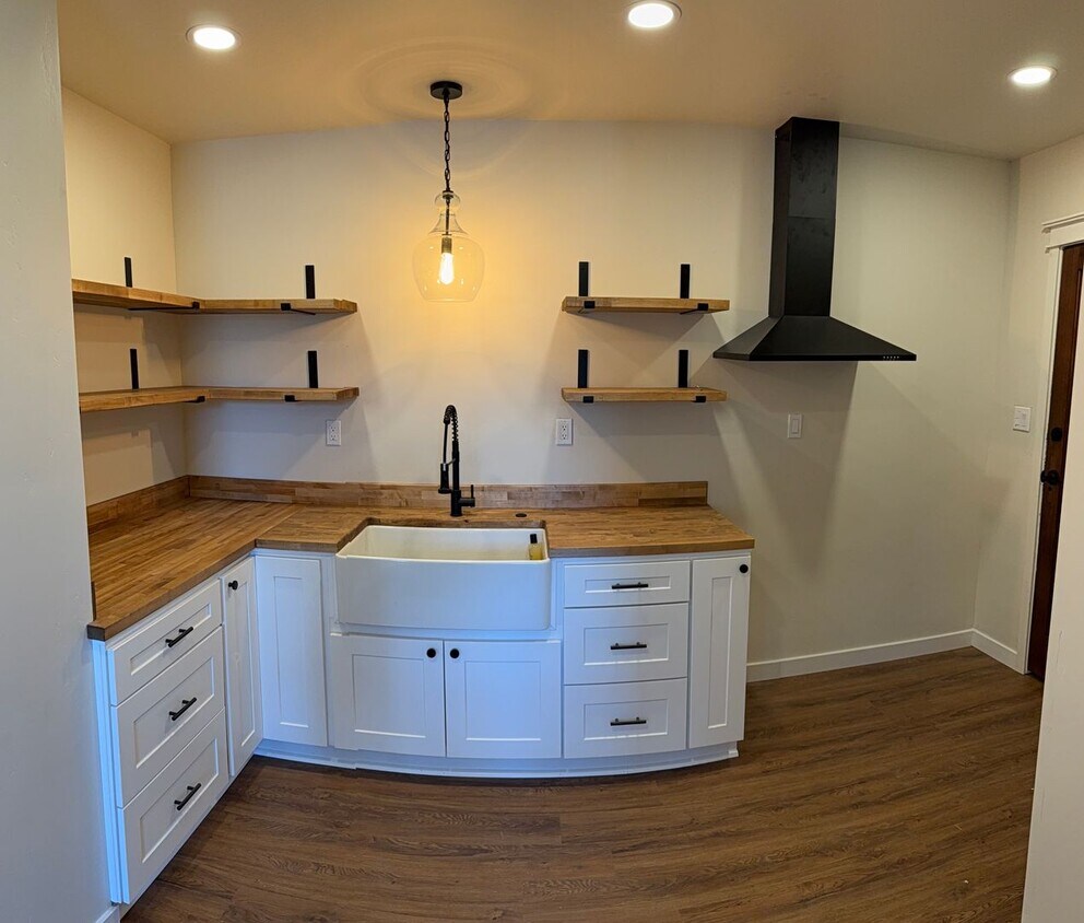 Foto principal - 241 SW G St
