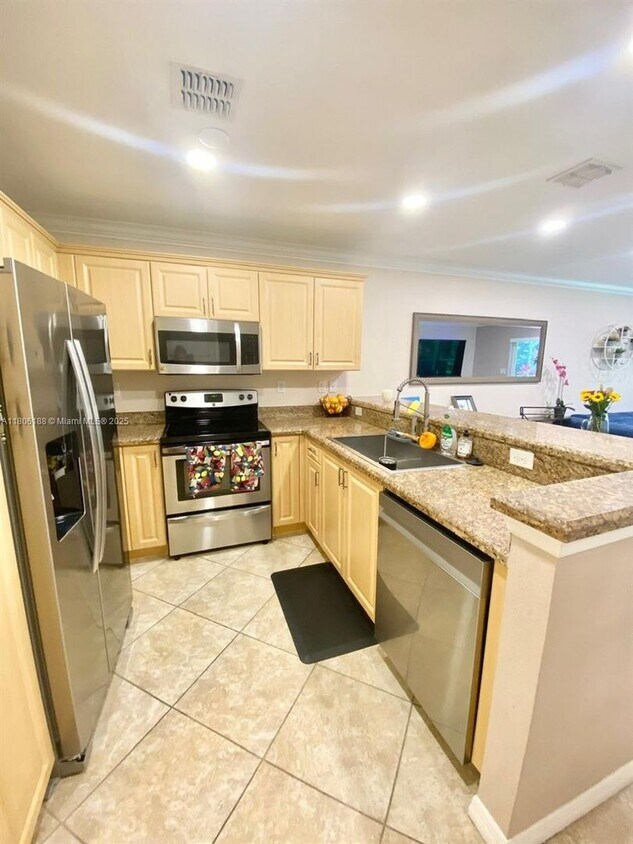 Foto principal - 4935 SW 66th Terrace