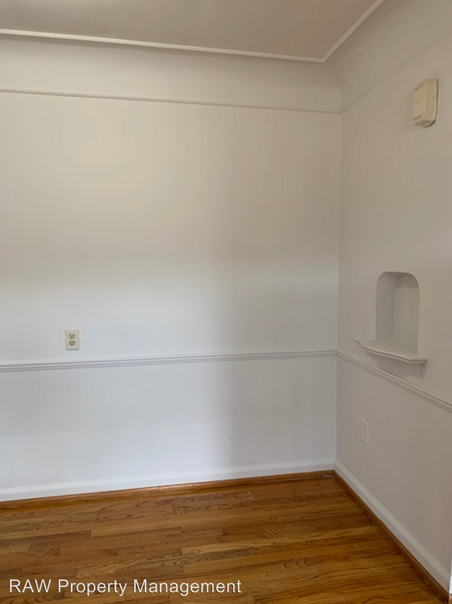 Building Photo - 7080 Eastlawn Dr