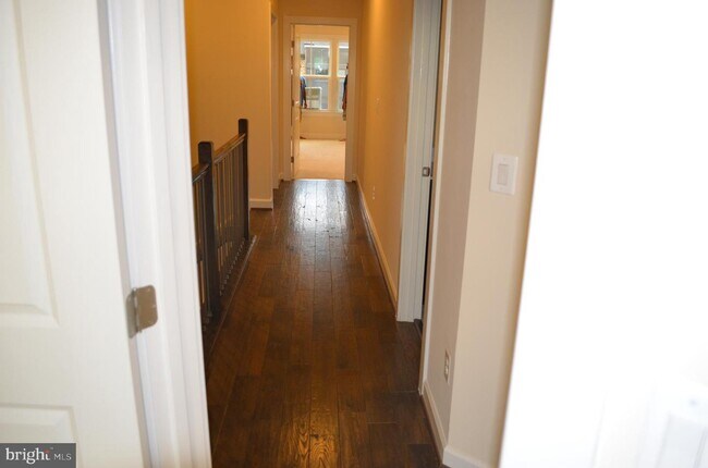 Building Photo - 22455 Alewife Ter