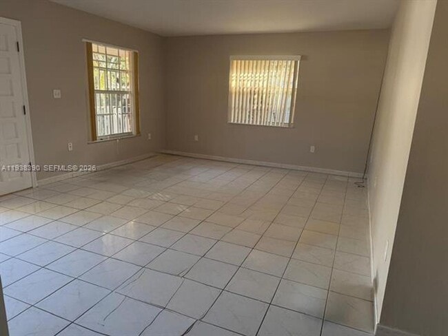 Photo - 2912 SW 38th Ct Apartment