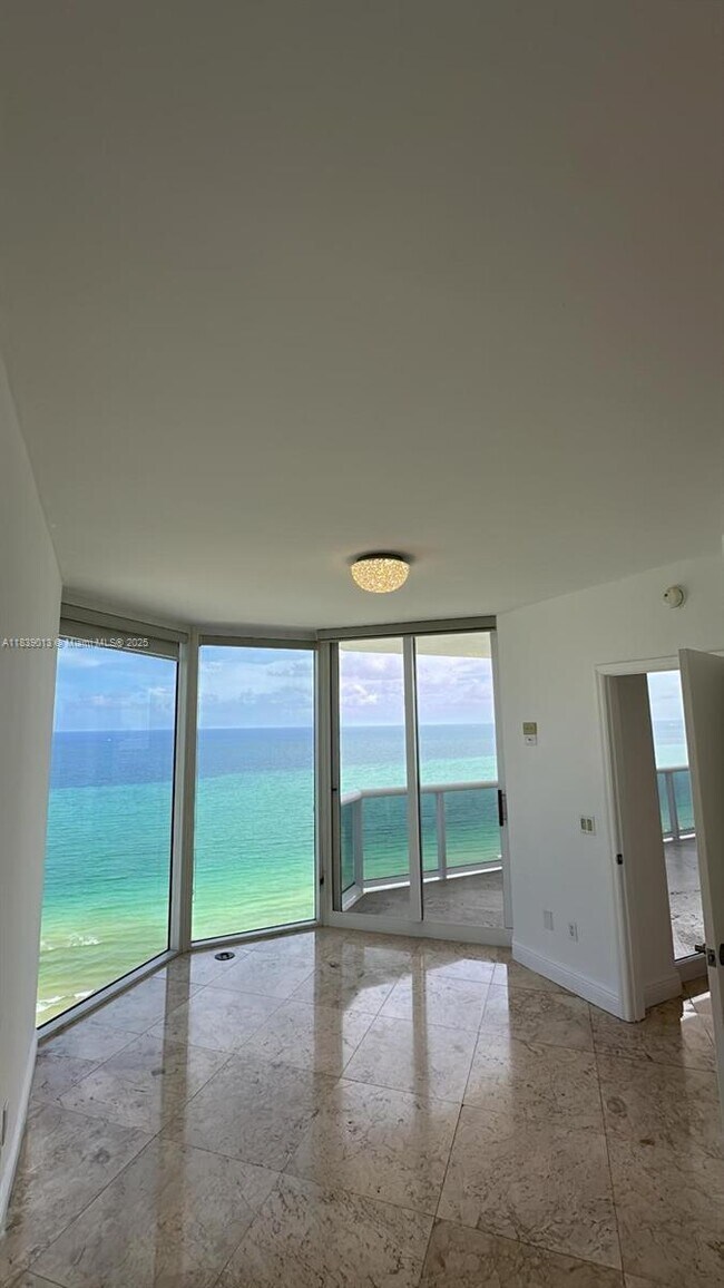 Building Photo - 4775 Collins Ave