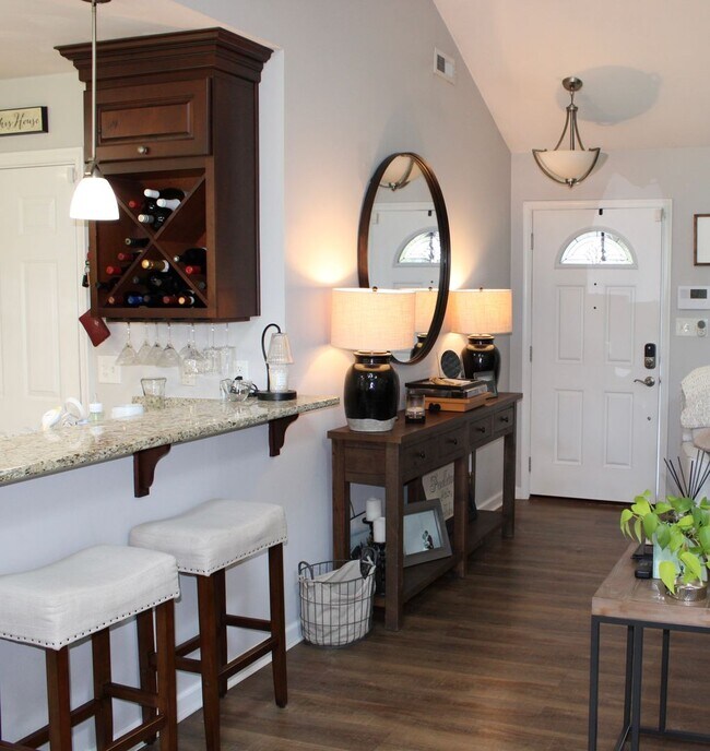 Foto del edificio - 3 BD/2BA Beautiful Single family home in V...