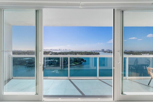 Foto del edificio - 6770 Indian Creek Dr