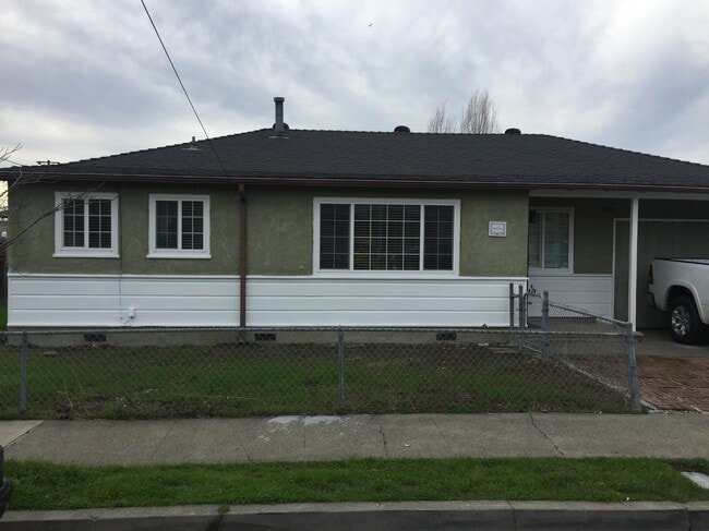 Building Photo - 27963 Ingram Pl