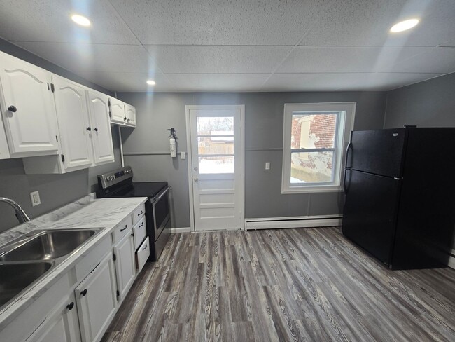 Building Photo - 56 W Garrison St