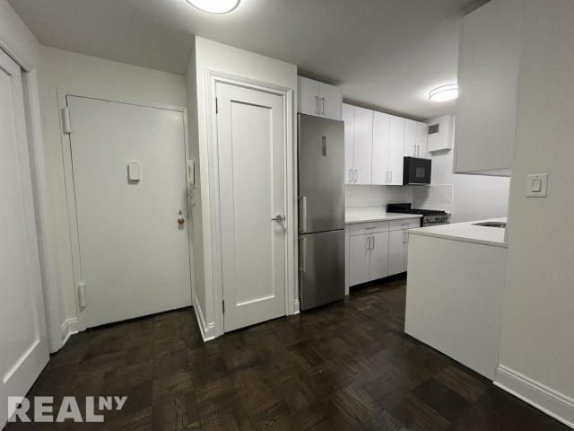 Building Photo - 0 bedroom in New York NY 10011