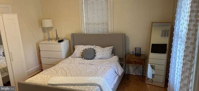 Foto del edificio - 9504 Fairview Ave