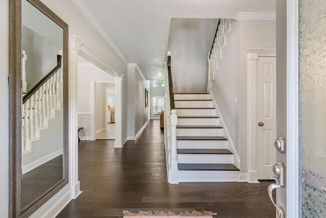 Building Photo - 24606 Mt Auburn Dr