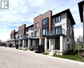 Building Photo - 962 W Village Square