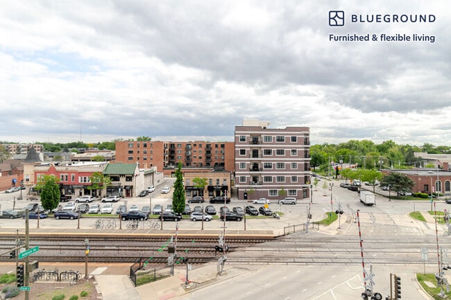 Foto del edificio - 100 N Addison Ave