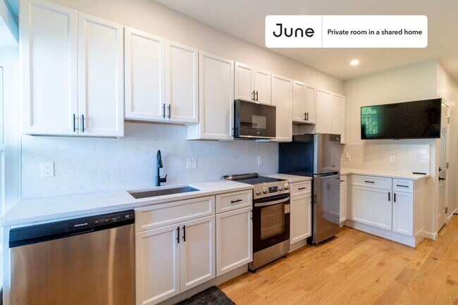 Foto del edificio - Room in Shared 3 bed/2 bath home in JFK/UMass