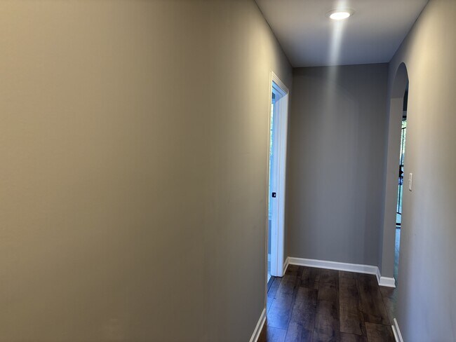 Foto del edificio - 5332 Bitter Creek Dr