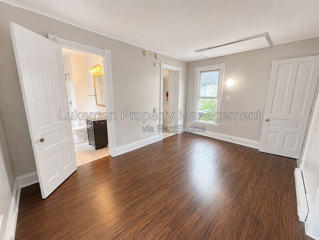 Building Photo - 525 Minor
