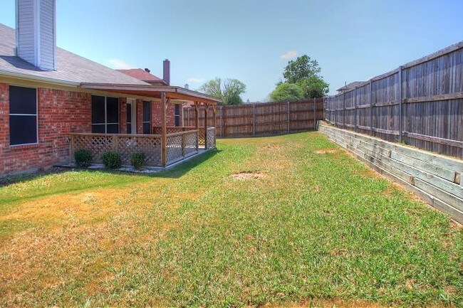 Building Photo - 619 Manchester Dr