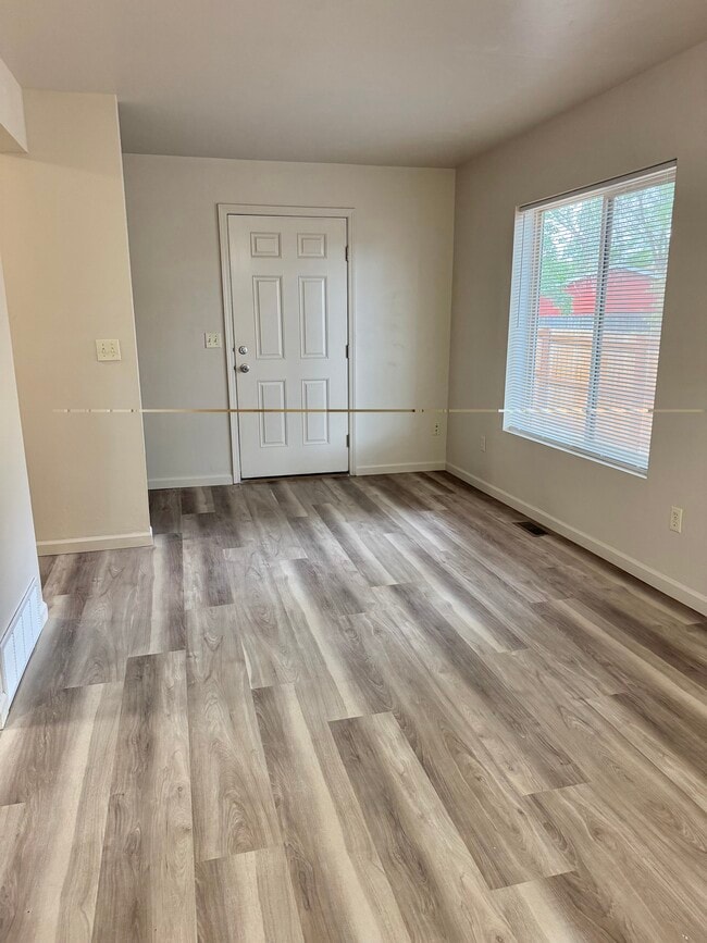Building Photo - 3229 Rosebud Dr