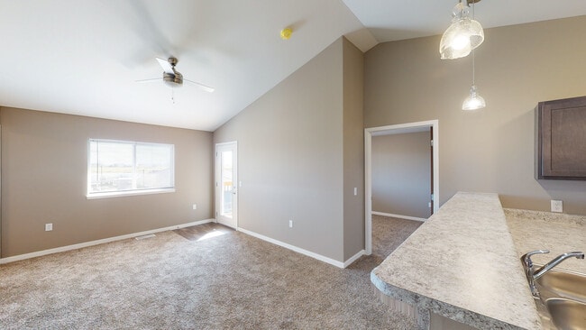 Living Room - Pinnacle Point Apartments
