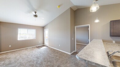 Living Room - Pinnacle Point Apartments