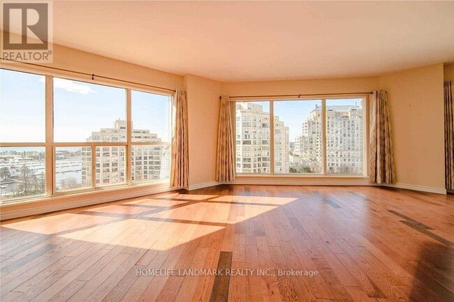 Building Photo - 2261-2261 Lake Shore Blvd W