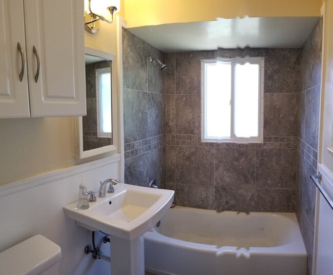 Foto del edificio - 246 Chorro St