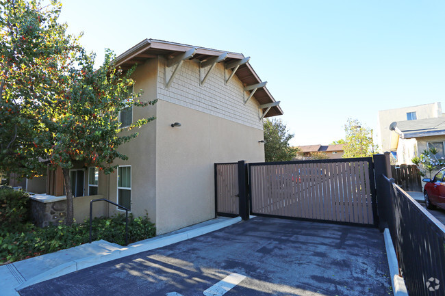 Building Photo - Casa Garcia