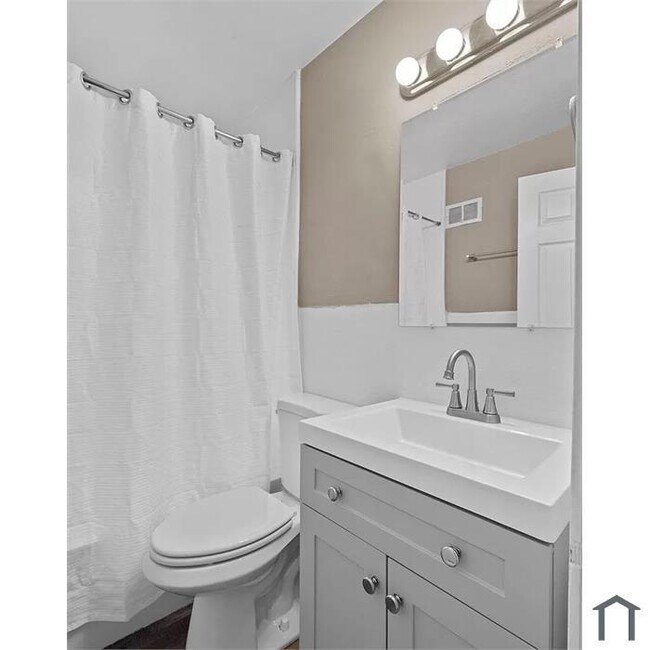 Foto del edificio - "Charming Updated  3 Bed, 1 Bath Home in B...