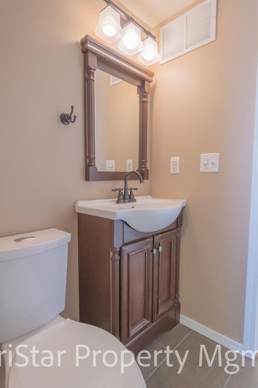 Building Photo - 7438 Campstool Dr