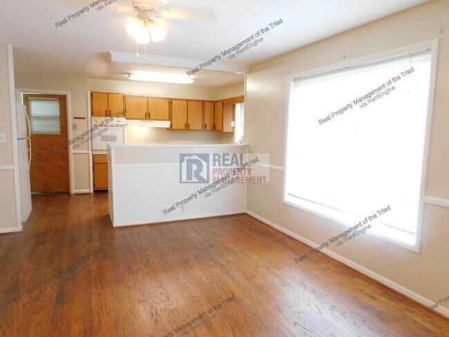 Foto del edificio - 604 Pineburr Rd