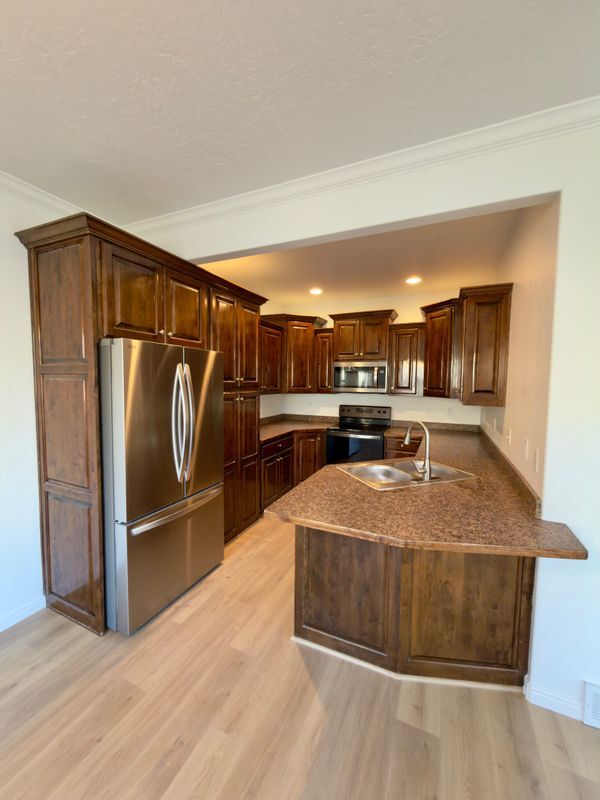 Foto del edificio - 664 E 110 S