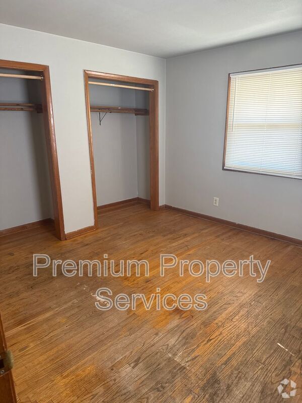 Building Photo - 3120 Prial Ave
