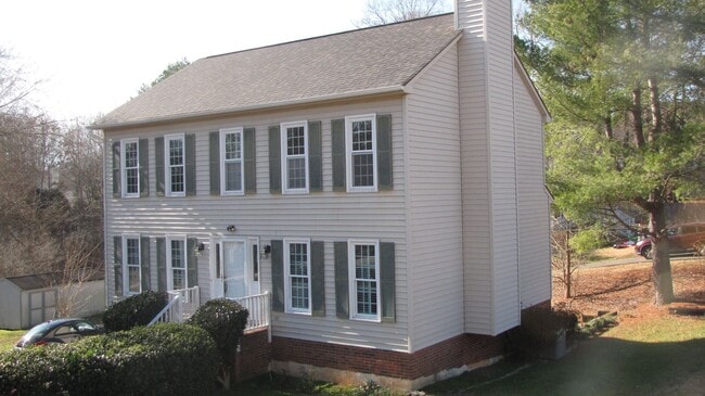 Photo - Well-kept 3 bedroom 2 1/2 bath home in the heart of Clemmons