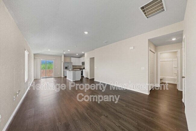 Foto del edificio - 8718 Broad Wing Dr