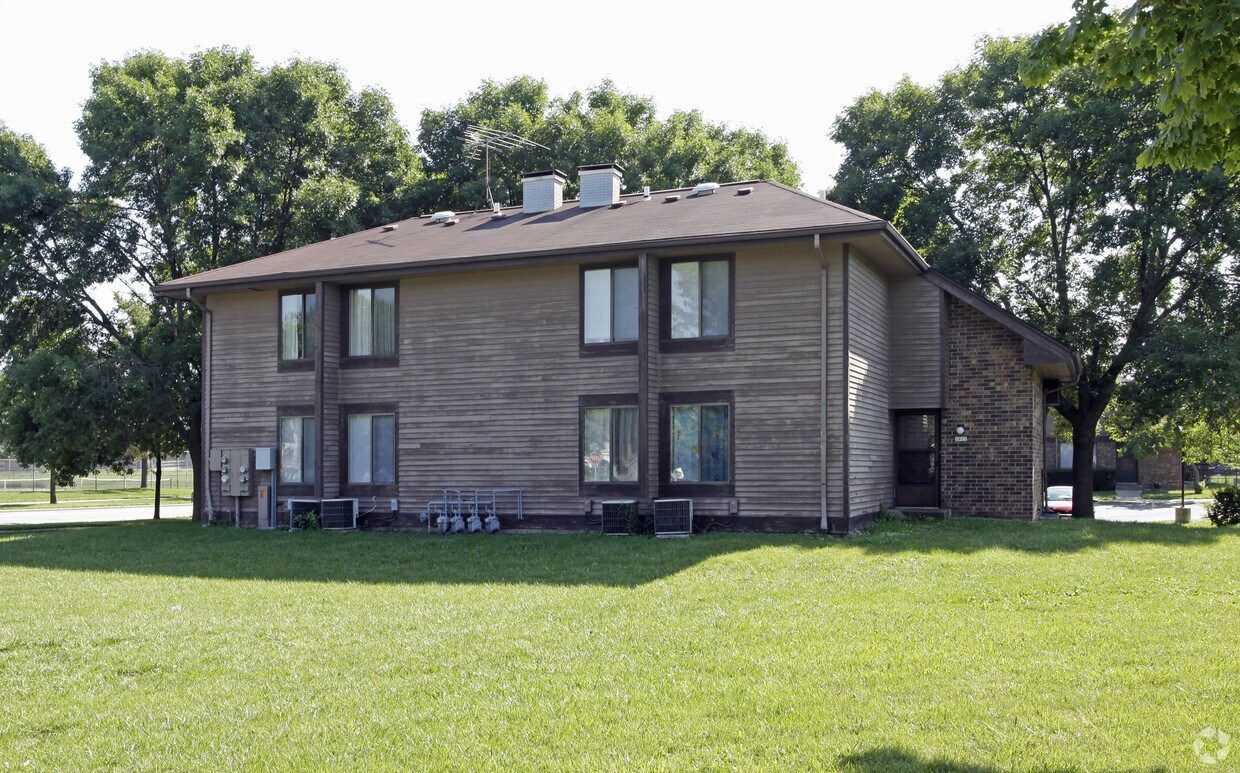 Building Photo - Erin Way Apartments