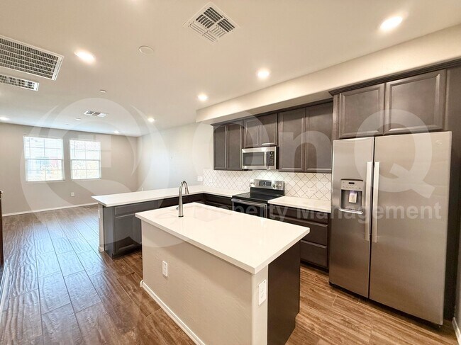 Building Photo - 1823 E Chelsea Ln