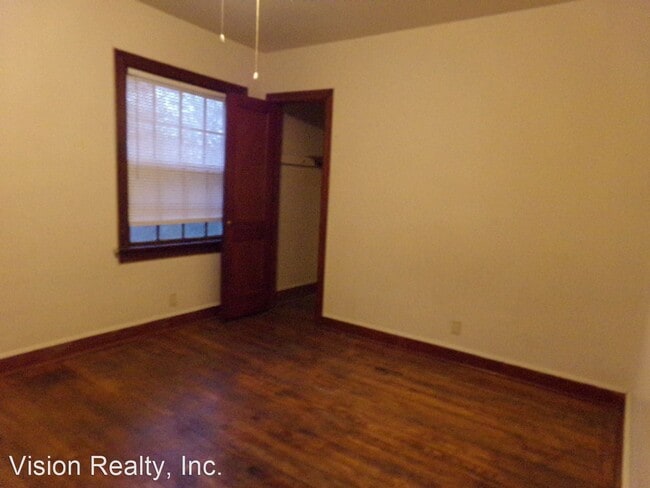 Building Photo - 2 br, 1 bath House - 627 Greenwood Ave