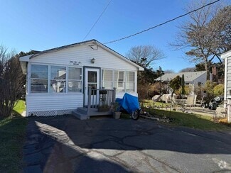 Building Photo - 5 10th St