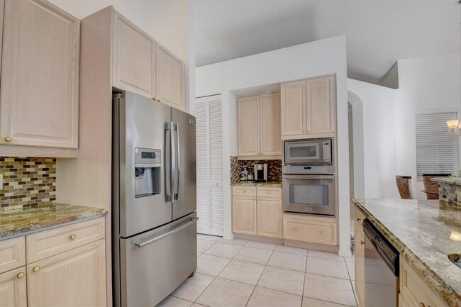 Building Photo - 18700 Ocean Mist Dr
