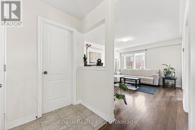 Building Photo - 3099 Highbourne Crescent
