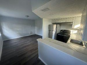 Foto del edificio - 1250 Lakeview Dr
