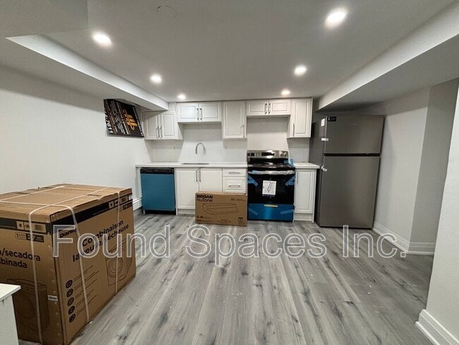 Building Photo - 85 East Avenue S