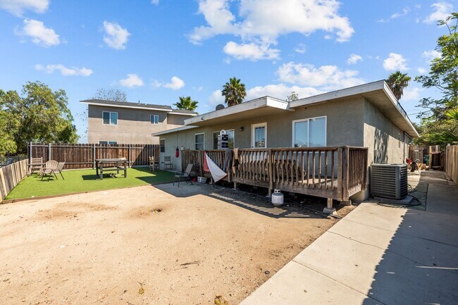 Foto del edificio - 5379 E Falls View Dr
