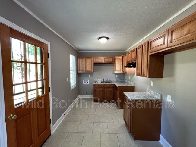 Building Photo - 4423 Suncrest Dr