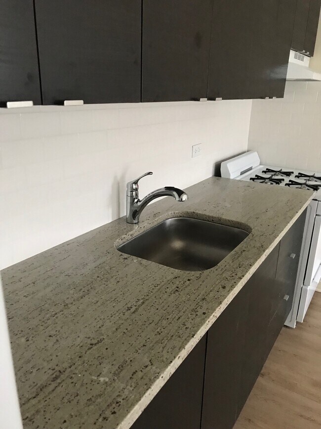 kitchen counter - 1607 Maple Ave