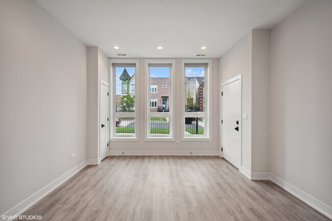 Foto del edificio - 519 E Bowen Ave