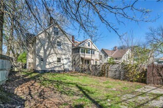 Building Photo - 2049 W 85th St