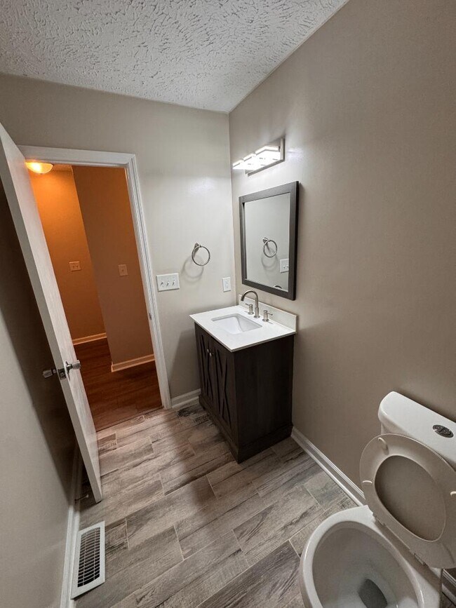 Building Photo - 5813 Horton Pl