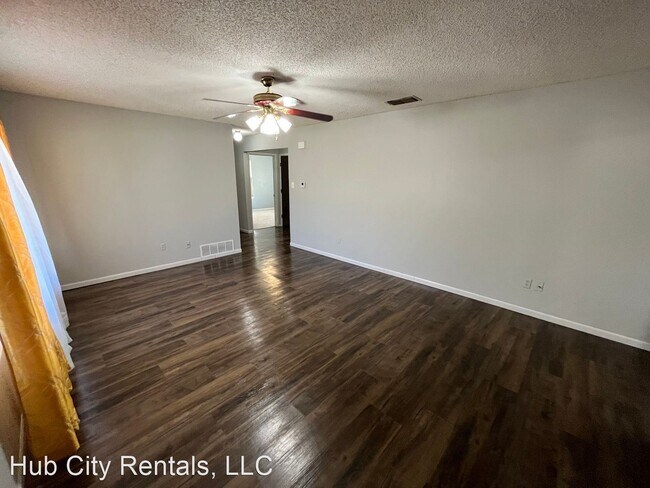 Building Photo - 3 br, 2 bath House - 8201 W 40th Street